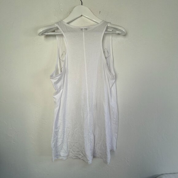 Cabi Womens Scoop Neck Sleeveless White Aztec Racerback Tank Top Large NWOT - Picture 2 of 8